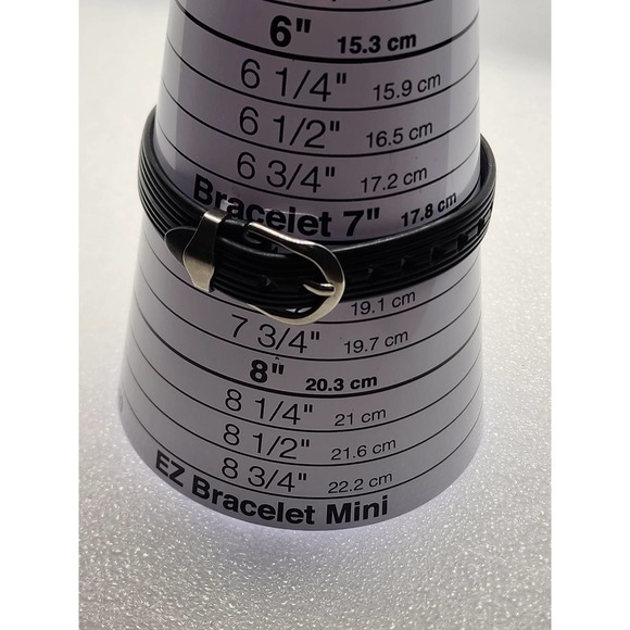 Armitron WR165 Red Seconds Sports 5/6355 Easy to Read Dial thin watch Resin Band - Picture 4 of 4